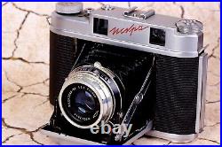 Iskra Soviet camera, format 6x6, cm Industar-58 3.5/75 lens Vintage camera