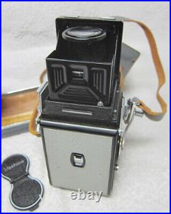 NICE Vintage 127 FILM YASHICA-44 Gray/Black Twin Lens Reflex TLR Camera with CASE