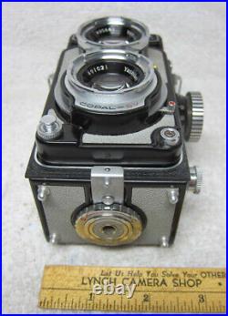 NICE Vintage 127 FILM YASHICA-44 Gray/Black Twin Lens Reflex TLR Camera with CASE