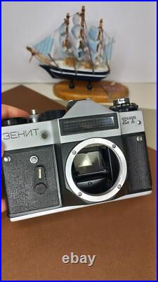 SLR Film Camera 35mm Zenit E Helios-44-2 M42 Lens Vintage USSR used Working phot SLR Film Camera 35mm Zenit E Helios-44-2 M42 Lens Vintage USSR used Working phot