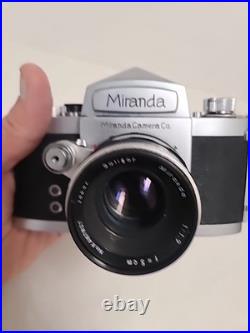 VINTAGE 1960 MIRANDA D 35mm CAMERA, SOLIGOR MIRANDA 1.9 LENS READ