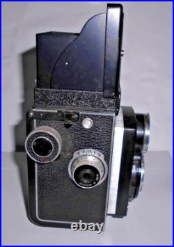VINTAGE ROLLEICORD CAMERA With SCHNEIDER 75mm f3.5 LENS VINTAGE ROLLEICORD CAMERA With SCHNEIDER 75mm f3.5 LENS