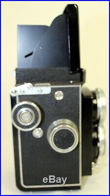 Vintage 1950s Aires Reflex Z Twin Lens Reflex Camera + Case. V. G. C
