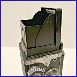 Vintage Accuraflex Twin Lens Box Camera TLR Accurar Anastigmat 13.5 Lens Japan