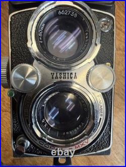 Vintage Japan Yashica-D Film Camera with Yashikor 80 mm Copal-MXV Lens -A