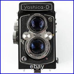 Vintage Japan Yashica-D Film Camera with Yashikor 80 mm Copal-MXV Lens -A Vintage Japan Yashica-D Film Camera with Yashikor 80 mm Copal-MXV Lens -A