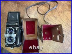 Vintage Japan Yashica-D Film Camera with Yashikor 80 mm Copal-MXV Lens -A