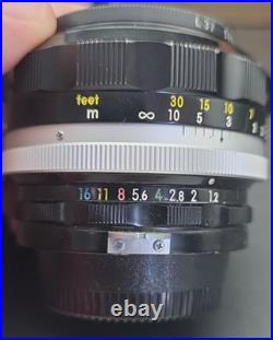 Vintage Nikon N2000 Film Camera with 5 Lens 55mm, 135mm, 300mm 80-200mm Nikkor