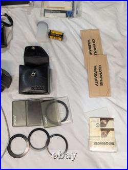 Vintage Olympus OM10 Black 50mm & 28mm Auto Focus Prime Lens Film Camera LOT