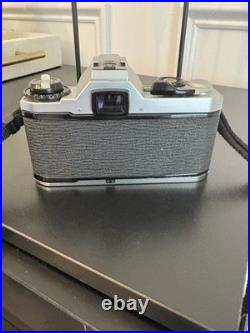 Vintage PENTAX MG 35mm SLR film camera 50mm 12 Wide Angle Zoom Lens AF160 Flash