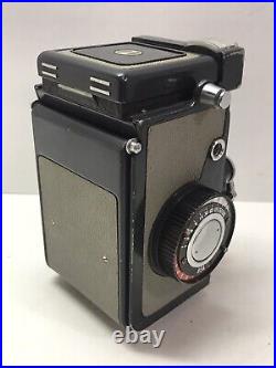 Vintage Yashica 44 LM TLR Camera 60mm F/3.5 Lens With Case