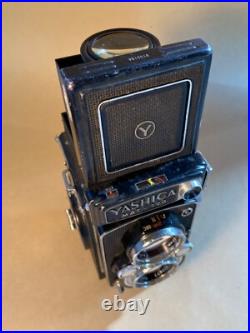 Vintage Yashica Mat 124 TLR Twin Lens Reflex Camera Yashinon 80mm 3.5 1968