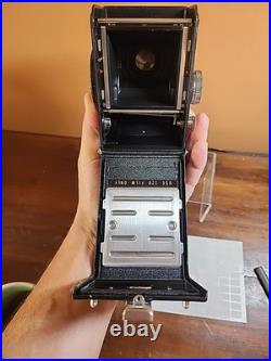 Vintage Yashica Mat EM Camera 80MM F/3.5 Yashinon Lens Nice Example Vintage Yashica Mat EM Camera 80MM F/3.5 Yashinon Lens Nice Example