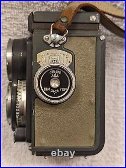 Vintage baby gray Rolleiflex TLR camera withcase 13.5/60mm Xenar lens AS-IS