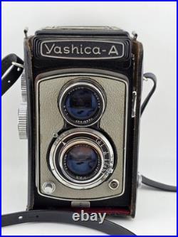 Vintahe Yashica A TLR Medium Film Camera W case/lens cap. Mint Cond. Looks New