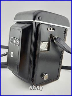 Vintahe Yashica A TLR Medium Film Camera W case/lens cap. Mint Cond. Looks New