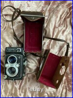 YASHICA MAT 124 Twin Lens Vintage Camera