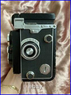 YASHICA MAT 124 Twin Lens Vintage Camera
