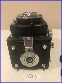 YASHICA MAT 124 Vintage Camera W Case Yashinon Lens Made In Japan AND LENS COVER