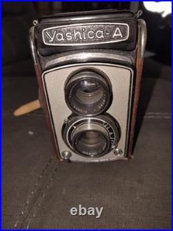 Yashica-A Camera? Yashikor 13.5 80mm lens Vintage W Leather Case 6×6