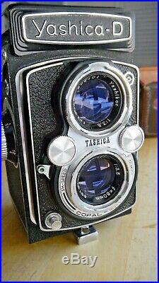 Yashica D TLR Twin Lens Reflex Camera with Case PRISTINE CONDITION