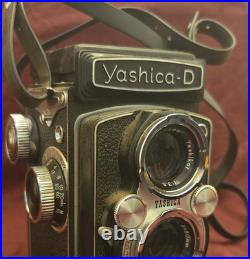Yashica-D Twin-Lens Reflex TLR Camera Black 120mm Film Format Classic Vintage